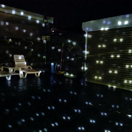 Big Fireplace Aga Hot Tub Wet Room Barn Garage 拉内利 外观 照片