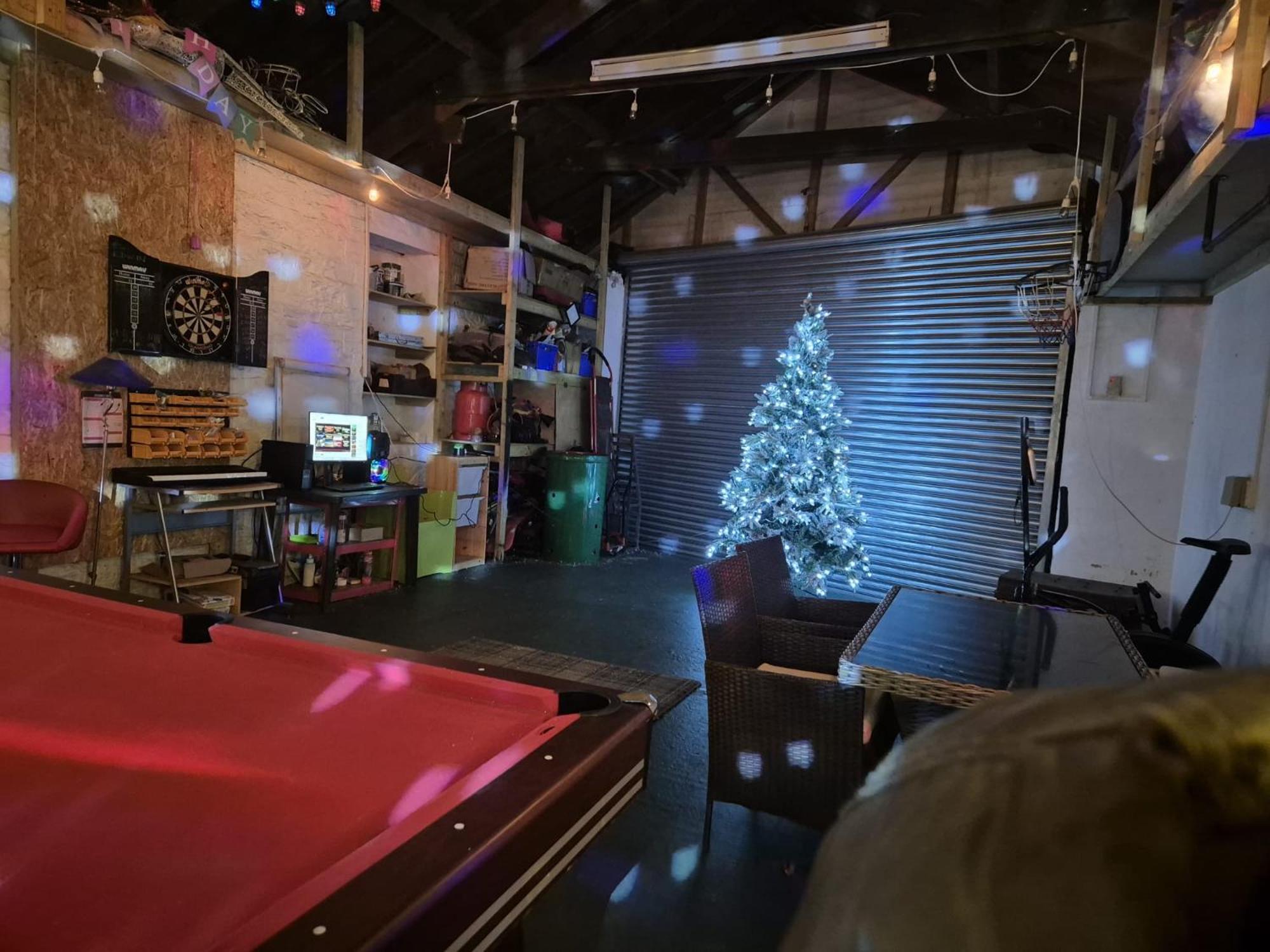 Big Fireplace Aga Hot Tub Wet Room Barn Garage 拉内利 外观 照片
